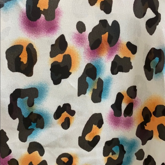 💜4/$30 - Multicolour leopard print top - Picture 2 of 3